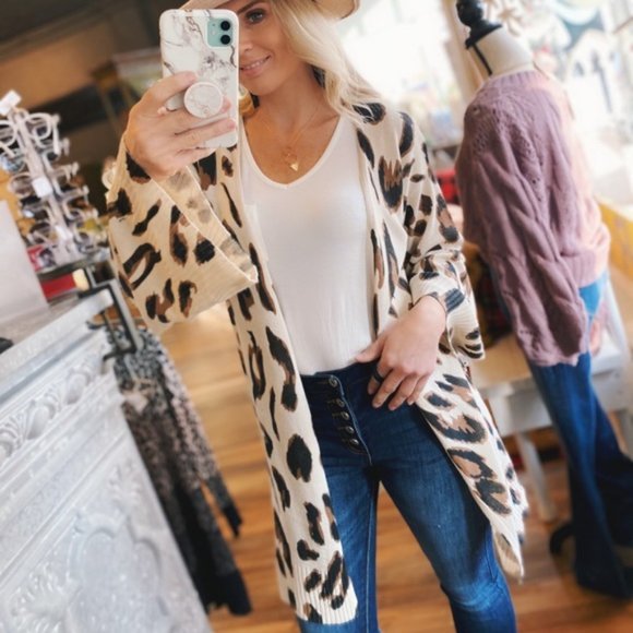 HEAR ME ROAR LEOPARD CARDIGAN-CREAM - Picture 2 of 4